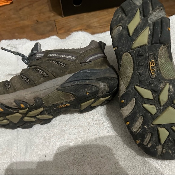 Keen women’s shoes - Picture 3 of 3